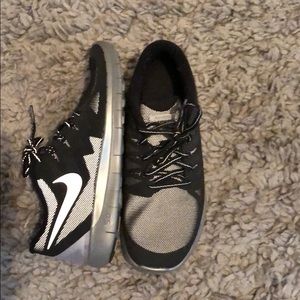 Youth size nike free 5.0